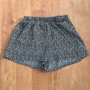 Tyche - shorts